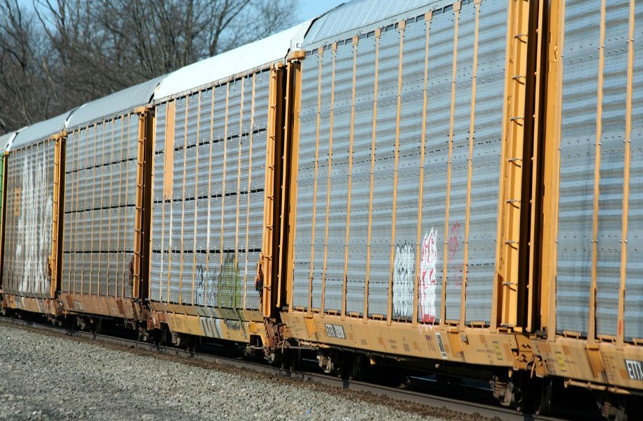 book auto train
